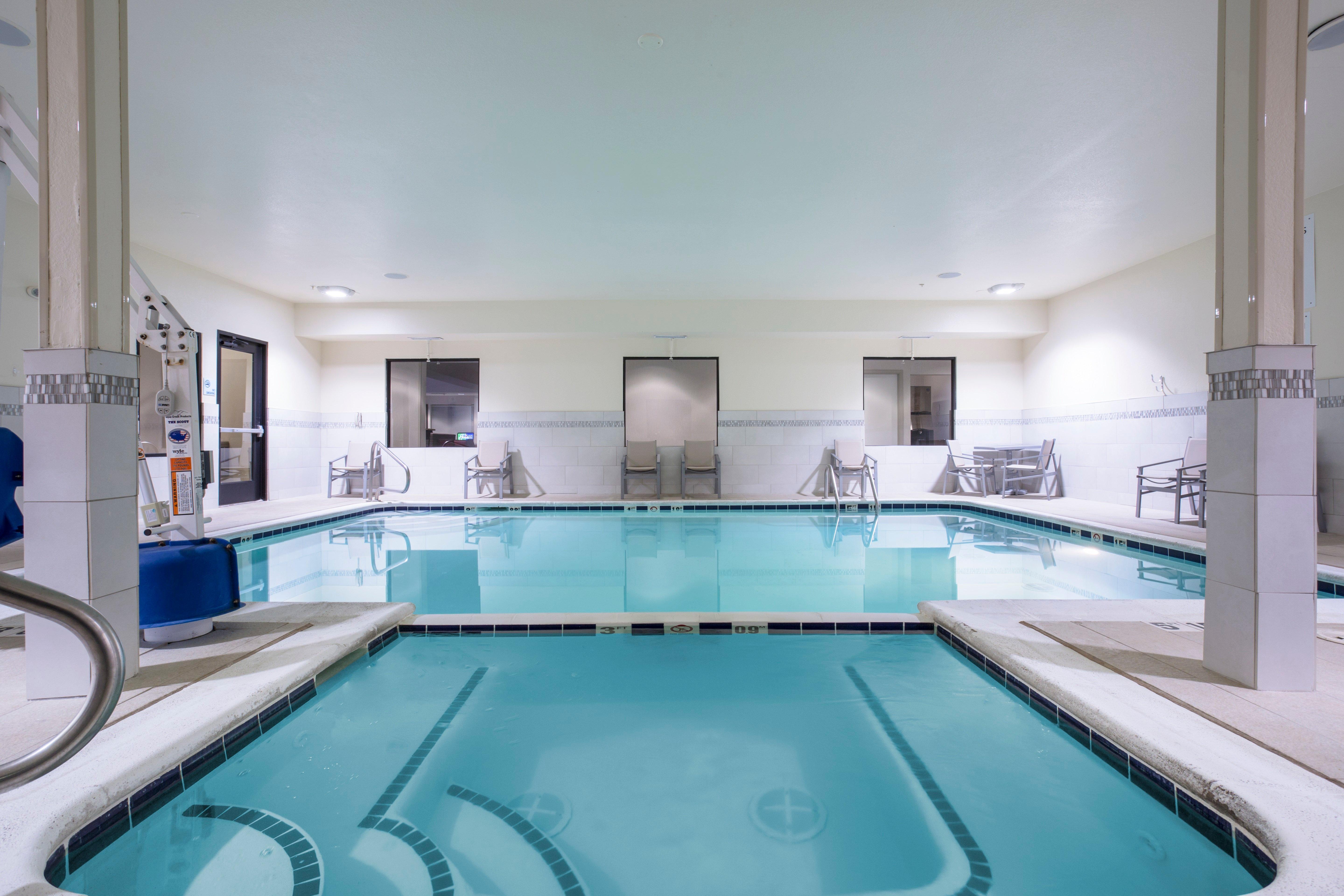 Holiday Inn Express Kansas City - At The Legends! By Ihg Bonner Springs Eksteriør bilde