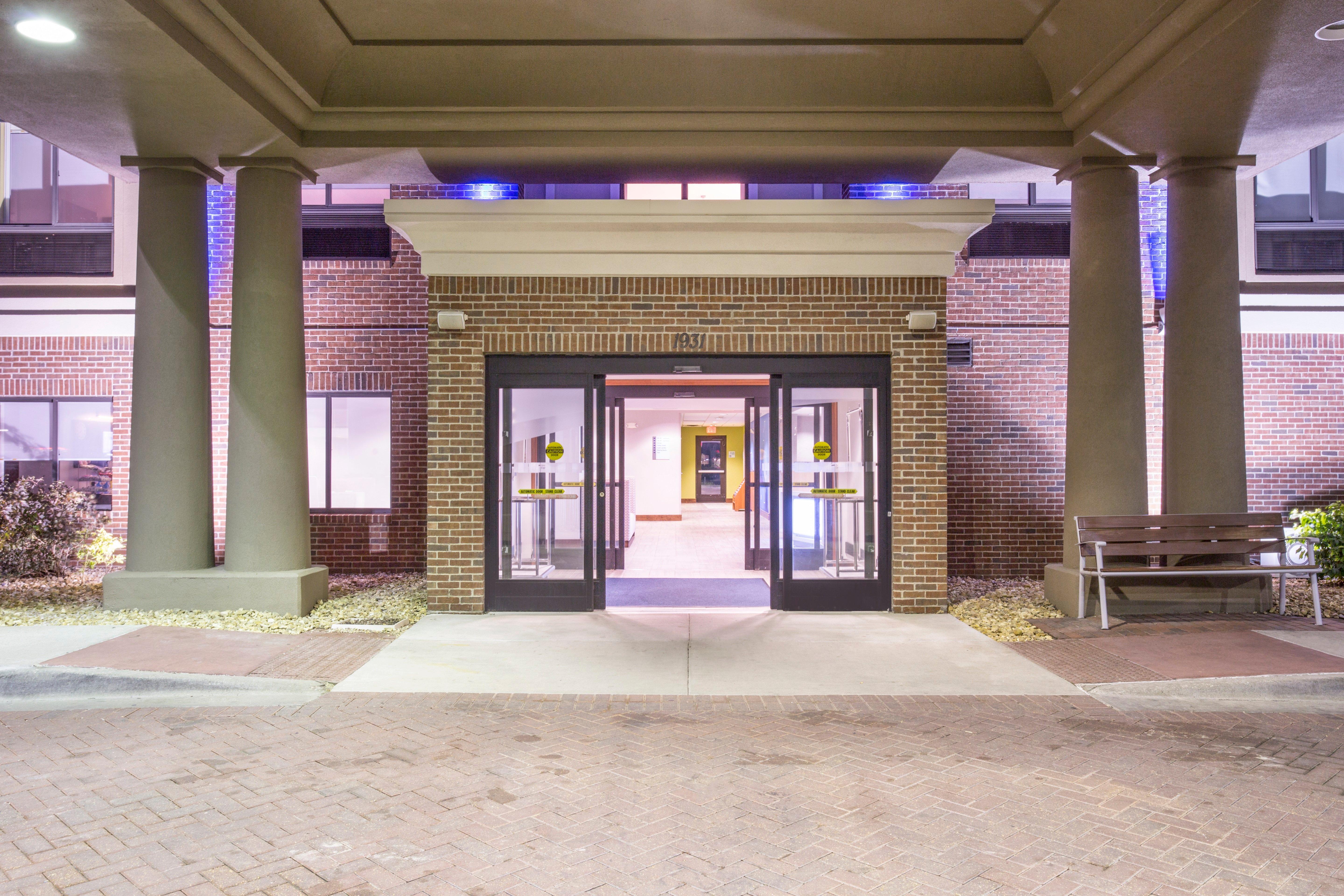 Holiday Inn Express Kansas City - At The Legends! By Ihg Bonner Springs Eksteriør bilde